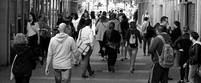 people-walking-crowd